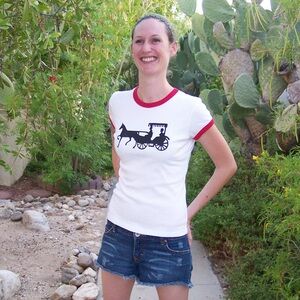 Woman’s short-sleeved graphic tee with horse carriage image - cottage core